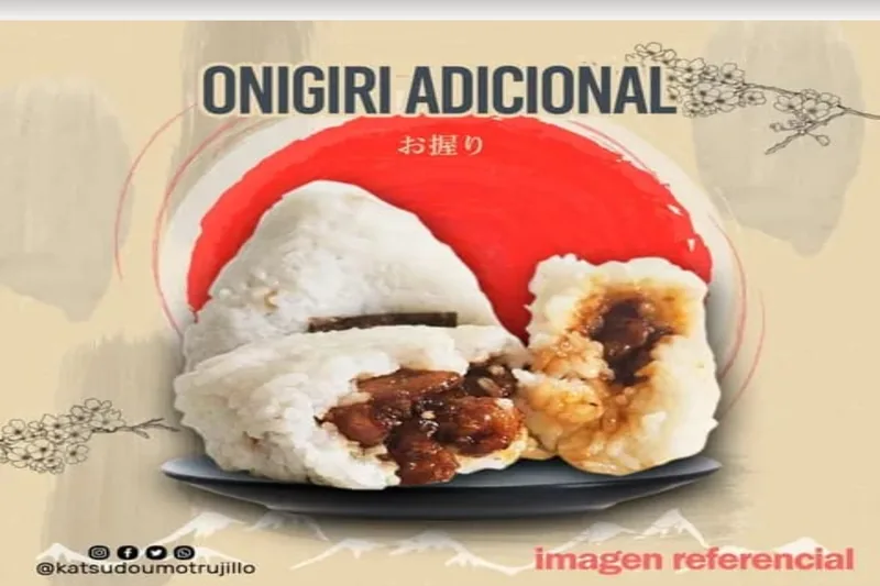 Onigiri adicional — bolita de arroz japónica rellena a elección